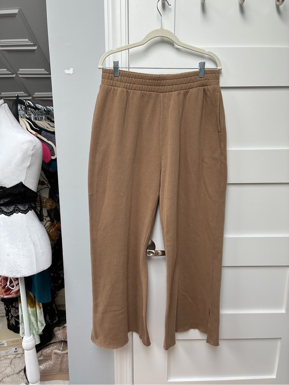 Risen Wide Leg Tan Lounge Pants with Side Slit size XL - Picture 4 of 7